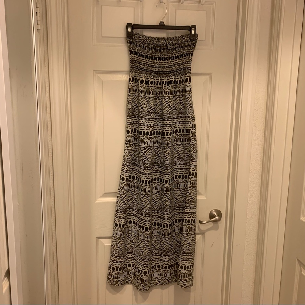 Black and White Geometric Strapless Maxi Dress